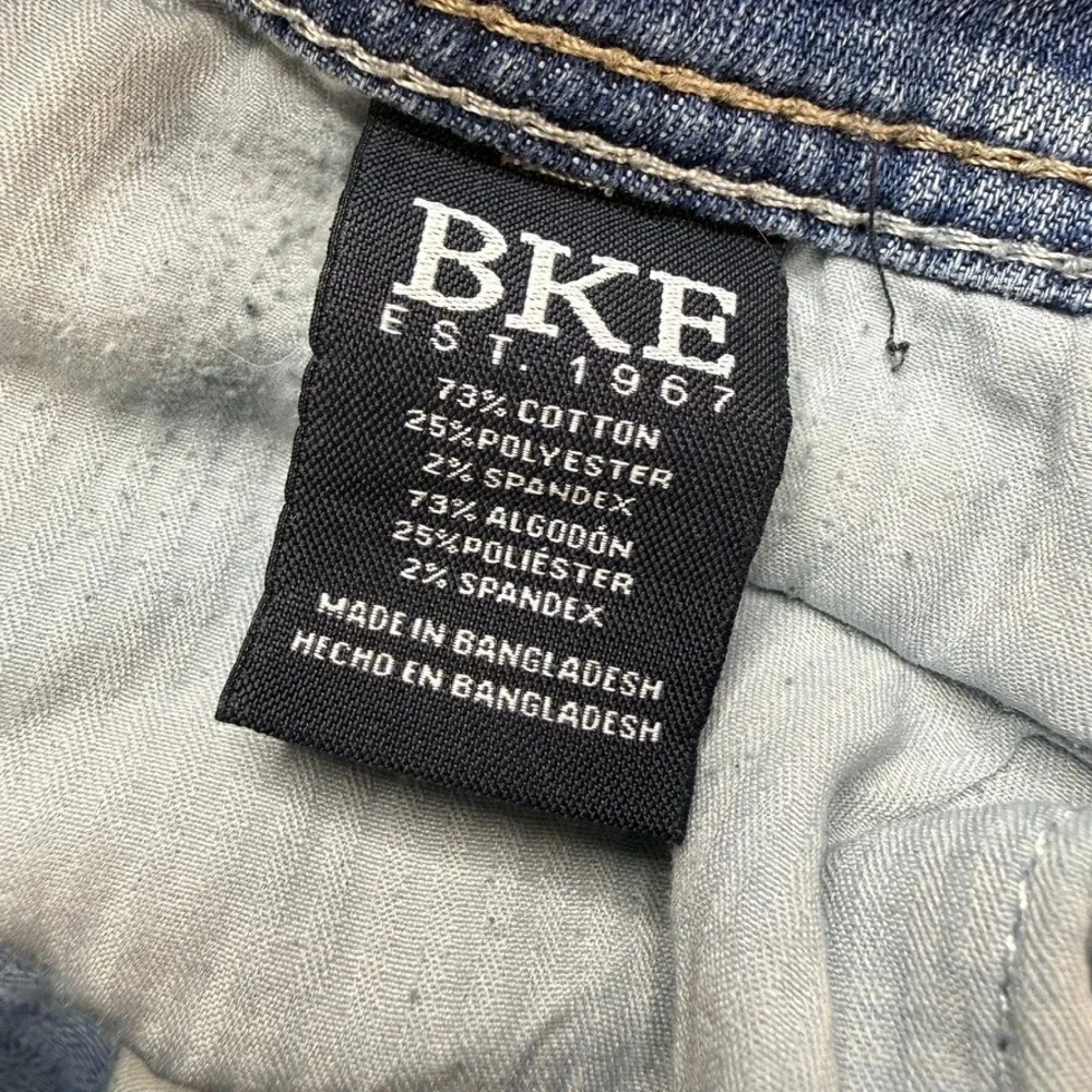 BKE Jeans Mens 33x34 Blue Jake Slim Straight Distressed Ripped Denim Grunge